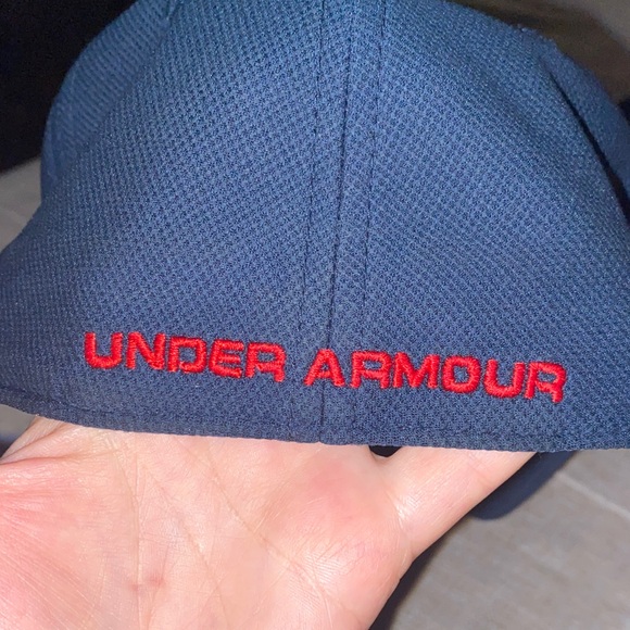 Under Armour Dark Blue Cap with USA Flag Design - Picture 4 of 5
